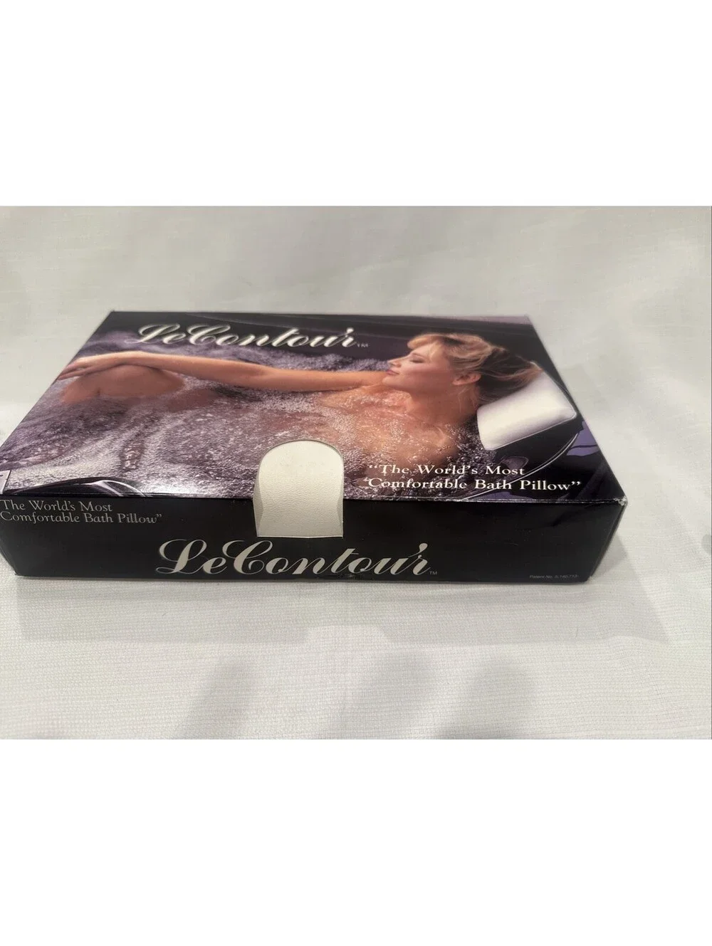 Le Contour White Foam Bath Pillow NIB Luxury Bath Cushion Comfort Spa
